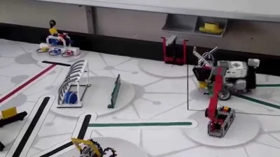 FLL turnuvalarında birinci olan robotumuz.