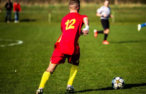 Futbolda yakın ilişki kurabileceğimiz yerlere odaklanılmalı