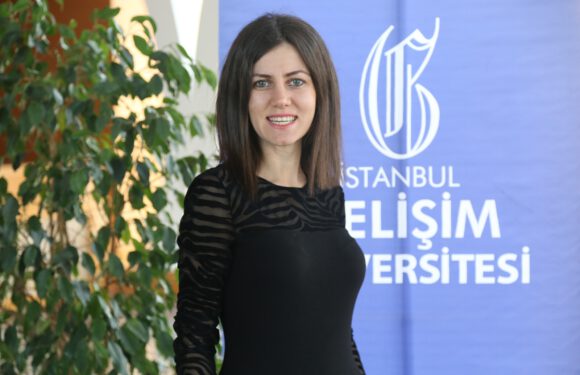 Bebeğe yapılan masaj anne bebek iletişimini güçlendiriyor