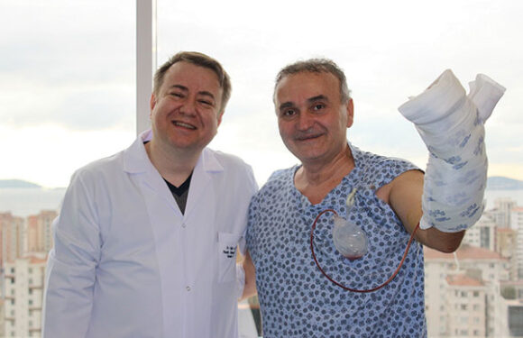Almanya ve Bulgaristan’da kesilir denilen parmağı Türk doktorlar kurtardı