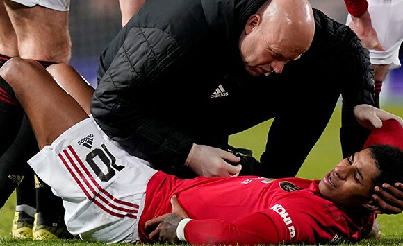 Marcus Rashford sahalardan 1,5 ay uzak kalacak
