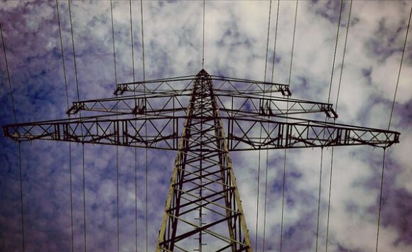 Elektrik ithalatı faturası geçen yıl yüzde 28 azaldı