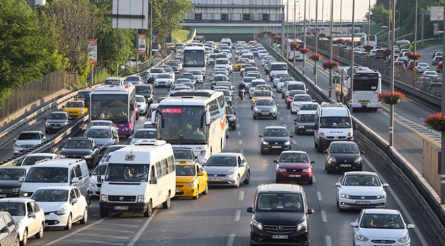 Trafiğe bir ayda 100 bine yakın aracın kaydı yapıldı