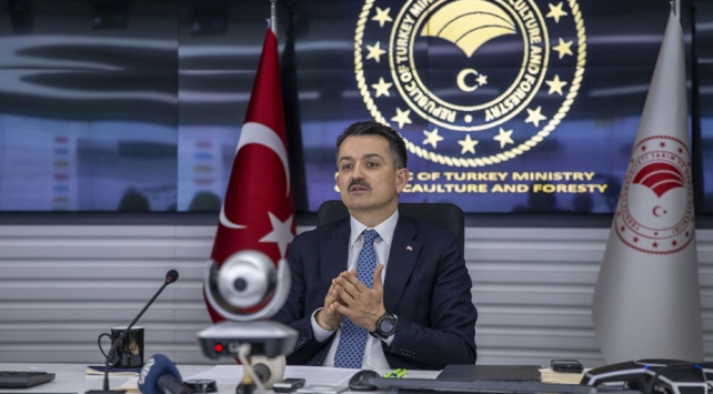Bakan Pakdemirli: Ürününüz elinizde kalmayacak, gerekirse biz alırız
