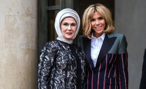 Brigitte Macron’dan Emine Erdoğan’a COVID-19’la mücadelede dayanışma mesajı