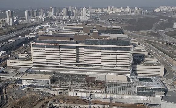 Şehir hastanelerinden salgınla mücadeleye büyük destek