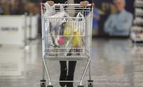 Koronavirüs plastik poşet kullanımını artırdı