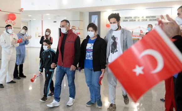Türkiye’de virüsü yenen hasta sayısı 73 bini aştı