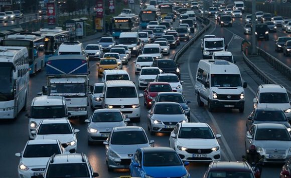 Trafikteki taşıt sayısı 5 ayda 293 bin 296 arttı