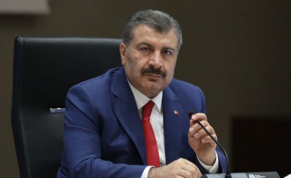 Koca’dan sağlık çalışanlarına: Mücadelenin karşılığı elbette bu değil