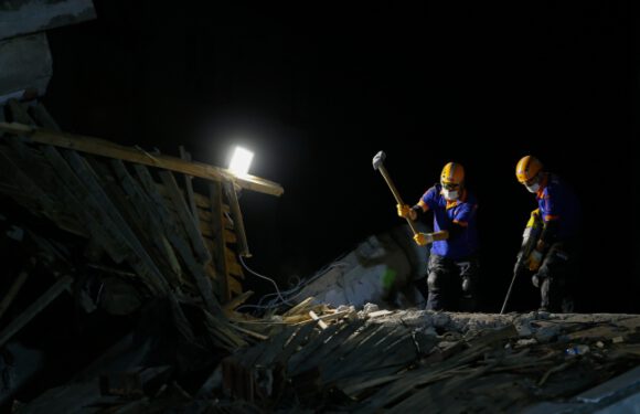 İzmir’deki depremde can kaybı 20’ye, yaralı sayısı 786’ya yükseldi