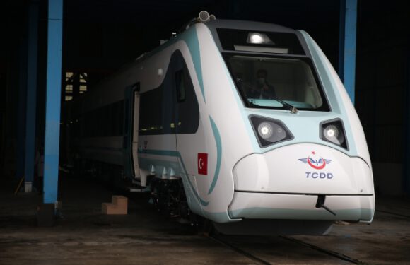Milli trenlerin raylara inmesinde geri sayım sürüyor