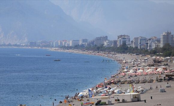Antalya, 3 milyon 276 bin turiste ev sahipliği yaptı