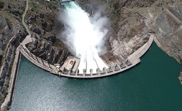 Elektrik üretiminde yatırımlar yenilenebilir enerjiye yapıldı