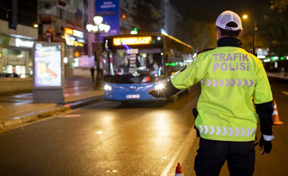 Sokağa çıkma kısıtlaması sona erdi