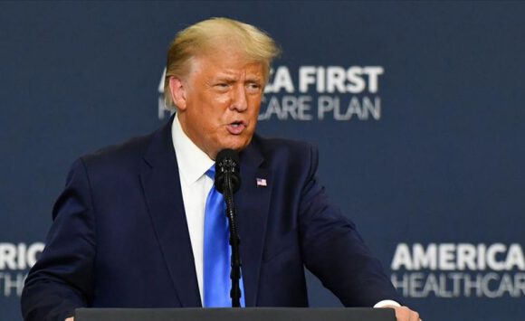 Trump’tan Çin’i destekleyen şirketlere yatırım yapılmasını yasaklayan kararname