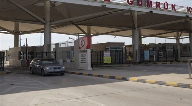 Yurt dışındaki Türk vatandaşlarının araçları için izin süresi uzatıldı