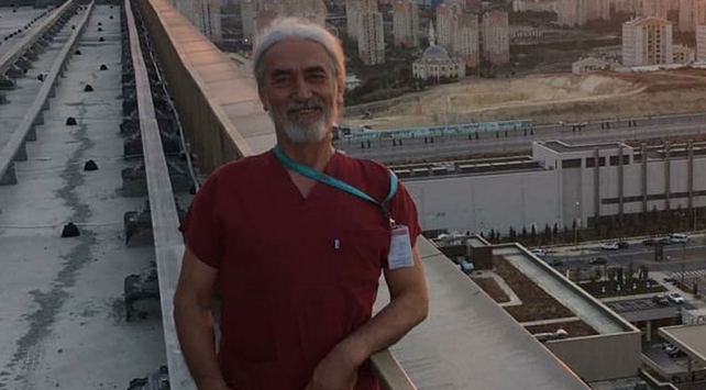25 yıl sonra eğitimini tamamlayıp doktor oldu, koronavirüse yenik düştü