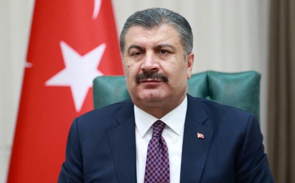 Bakan Koca’dan ‘virüs genç yaşlı ayırmıyor’ paylaşımı