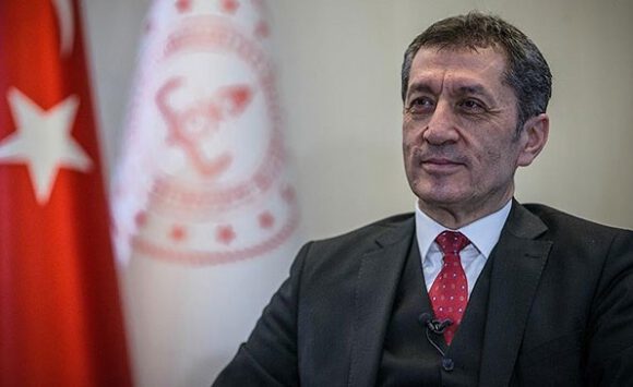 Bakan Selçuk: Öğretmen buluşmalarıyla 500 bin meslektaşımla görüşme şansımız olmuş