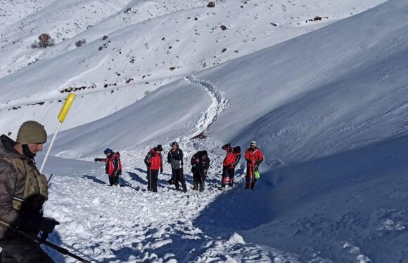 Çığ altında kalan askerin cansız bedenine ulaşıldı