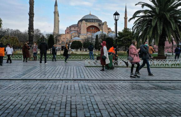 İçişleri’nden turist genelgesi: Simge cadde ve meydanlara izin yok