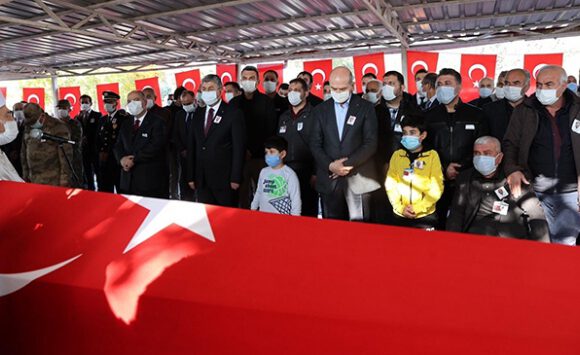 Şehit polis memuru Barış Göl son yolculuğuna uğurlandı
