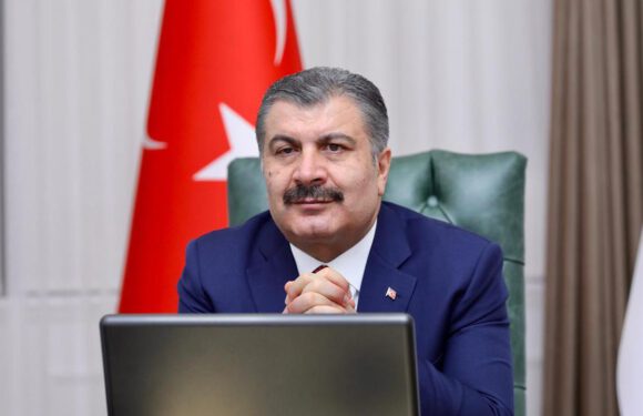 Bakan Koca’dan kısıtlamaya uyan vatandaşlara teşekkür