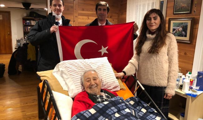 Türk halk bilimci İlhan Başgöz, ambulans uçakla Türkiye’ye getirildi