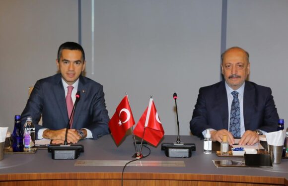 Bakan Bilgin, TİSK yönetimi ile bir araya geldi TRT Haber Ekonomi Haberleri TRT Haber