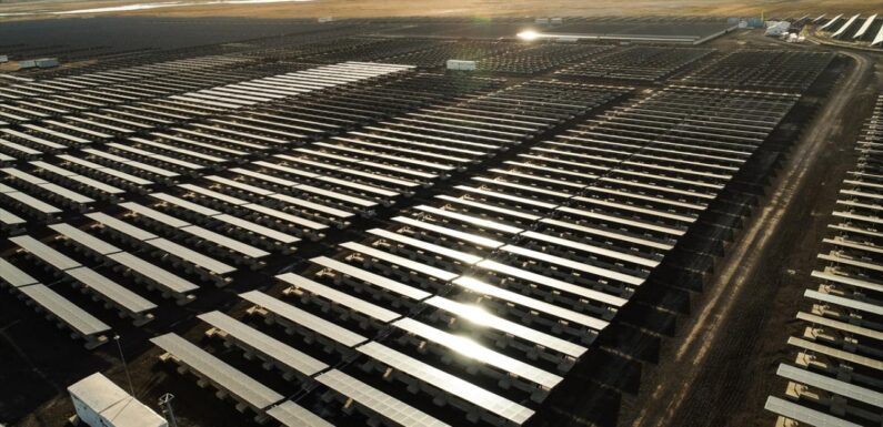 Türkiye, yenilenebilir enerjide ilk 10 ülkeden biri olmayı hedefliyor TRT Haber Ekonomi Haberleri AA