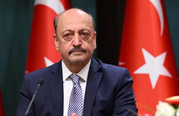Bakan Bilgin: Yeni asgari ücret diğer çalışanların da refah payına yansıyacak TRT Haber Ekonomi Haberleri AA