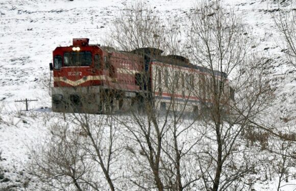 KarsErzurum Turistik Ekspresi ilk seferine başlıyor TRT Haber Ekonomi Haberleri AA