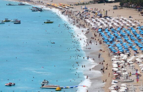 Turizmde 2028 hedefi 100 milyar dolar gelir elde etmek TRT Haber Ekonomi Haberleri TRT Haber
