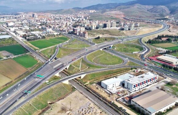 İzmir’e son 20 yılda 112,9 milyar liralık ulaşım ve iletişim yatırımı yapıldı TRT Haber Ekonomi Haberleri AA