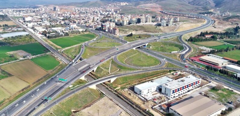 İzmir’e son 20 yılda 112,9 milyar liralık ulaşım ve iletişim yatırımı yapıldı TRT Haber Ekonomi Haberleri AA