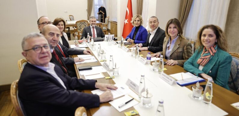 Bakan Nebati, Turizm İstişare Kurulu üyeleriyle görüştü TRT Haber Ekonomi Haberleri AA
