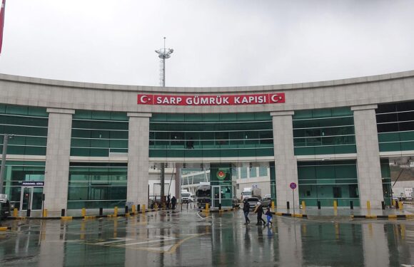 Sarp’tan bir yılda 5 milyon yolcu geçiş yaptı TRT Haber Ekonomi Haberleri AA