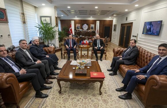 Bakan Bilgin, Karadağlı mevkidaşı Adroviç ile görüştü TRT Haber Ekonomi Haberleri AA