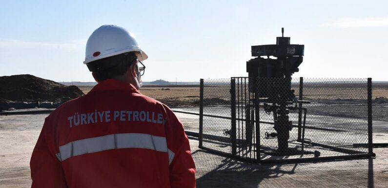 Karadeniz’deki 21 petrol arama sahasının ruhsat süreleri uzatıldı TRT Haber Ekonomi Haberleri AA