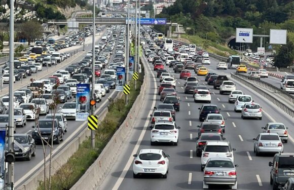 Trafiğe şubatta 109 bin 19 aracın kaydı yapıldı TRT Haber Ekonomi Haberleri AA