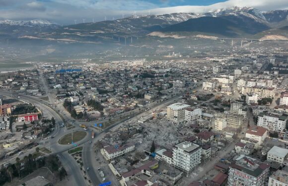 Deprem bölgesine enerjide 4 milyar liralık destek TRT Haber Ekonomi Haberleri TRT Haber