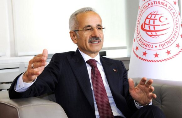 Bakan Uraloğlu: Fahiş fiyatlı bilet satışına geçit verilmeyecek TRT Haber Ekonomi Haberleri DHA