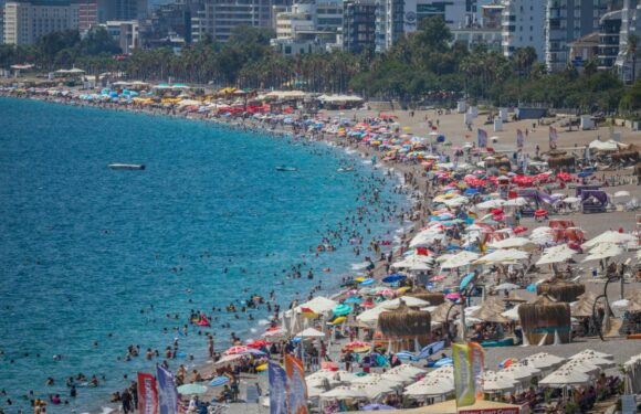 Ticaret Bakanlığı’ndan tatil rezervasyonu uyarısı TRT Haber Ekonomi Haberleri AA