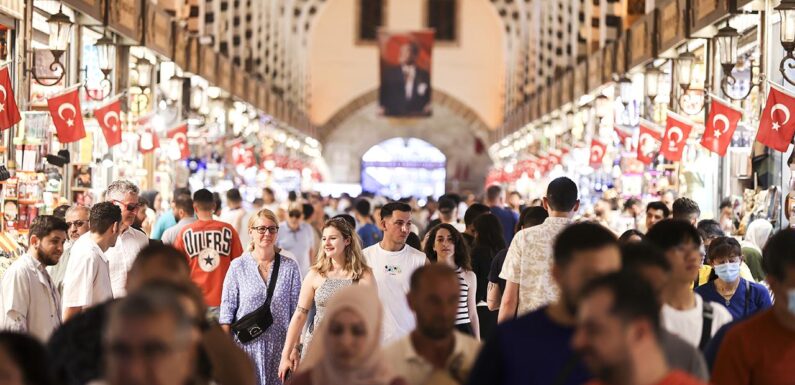 Bayram öncesi internet yerine mağazalar tercih edildi TRT Haber Ekonomi Haberleri TRT Haber