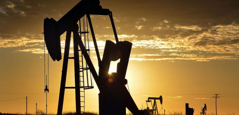 Brent petrolün varili 76,08 dolar TRT Haber Ekonomi Haberleri AA