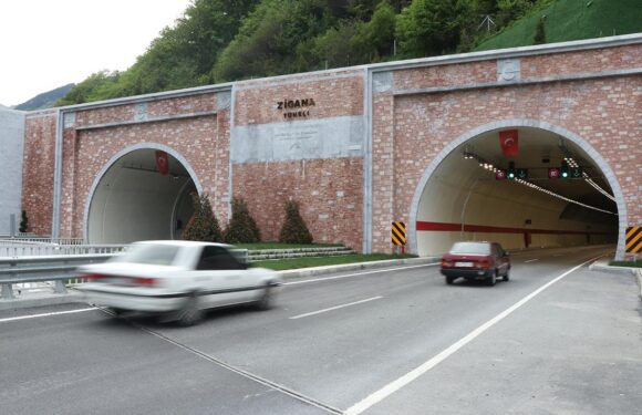 Zigana Tüneli’nden 1,5 ayda 251 bin 100 araç geçti TRT Haber Ekonomi Haberleri DHA