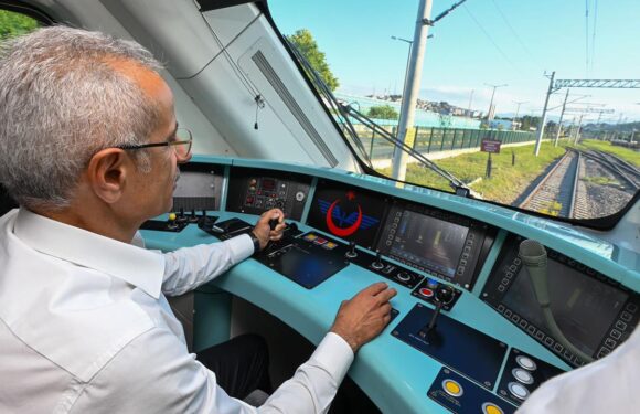 Milli Hızlı Tren 2025’te yolcu taşımaya başlayacak TRT Haber Ekonomi Haberleri AA