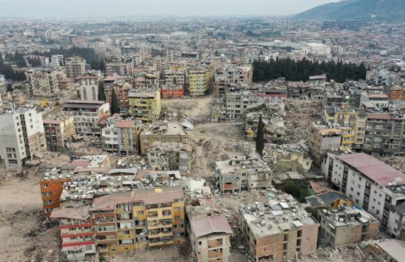 Depremlerden etkilenen bazı il ve ilçelerdeki ‘mücbir sebep hali’ uzatıldı TRT Haber Ekonomi Haberleri AA