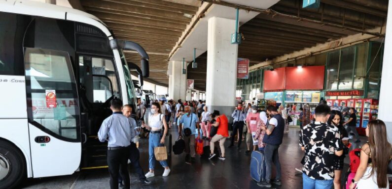 Akraba ziyaretine ilk çeyrekte yaklaşık 12 milyar lira harcandı TRT Haber Ekonomi Haberleri AA